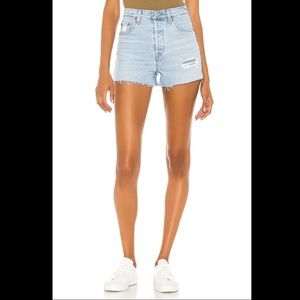 🔥🔥🔥NWT Levi's® Premium RIBCAGE SHORTS